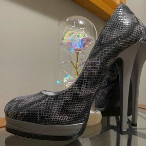 BEBE Gray Snakeskin Platform Heels Size 10